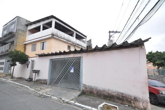 Fachada de casa à venda com 2 quartos, 120m² em Conjunto Habitacional Jova Rural, São Paulo