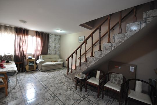 Sala de casa à venda com 2 quartos, 120m² em Conjunto Habitacional Jova Rural, São Paulo