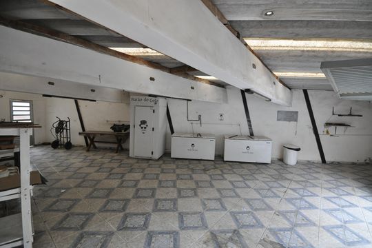 Garagem de casa à venda com 2 quartos, 120m² em Conjunto Habitacional Jova Rural, São Paulo