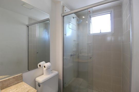 Banheiro de kitnet/studio à venda com 1 quarto, 28m² em Vila Olímpia, São Paulo