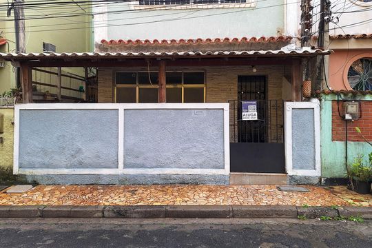 placa de apartamento para alugar com 4 quartos, 188m² em Santa Rosa, Niterói