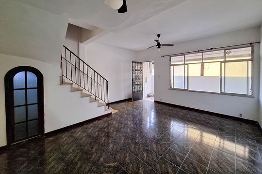 Apartamento para alugar com 4 quartos, 188m² em Santa Rosa, Niterói