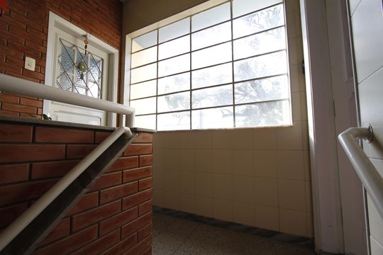 Entrada de apartamento para alugar com 2 quartos, 60m² em Carlos Prates, Belo Horizonte
