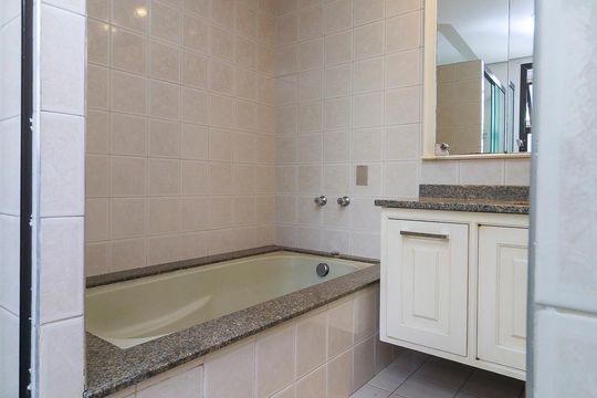 Suíte Principal - Banheiro de apartamento para alugar com 3 quartos, 200m² em Campo Belo, São Paulo