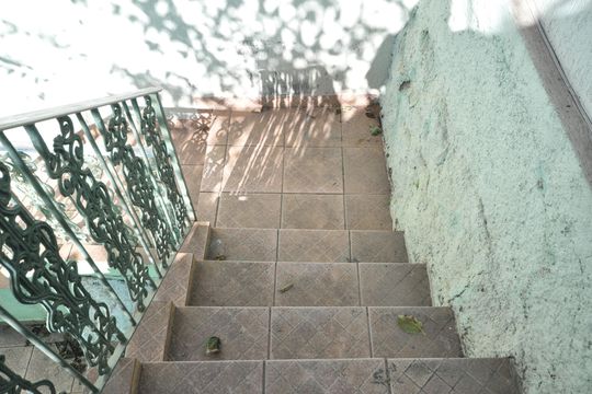 Escada de casa para alugar com 2 quartos, 70m² em Horto Florestal, São Paulo