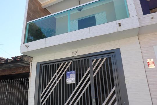 Fachada de casa à venda com 3 quartos, 70m² em Conjunto Residencial Sitio Oratorio, São Paulo
