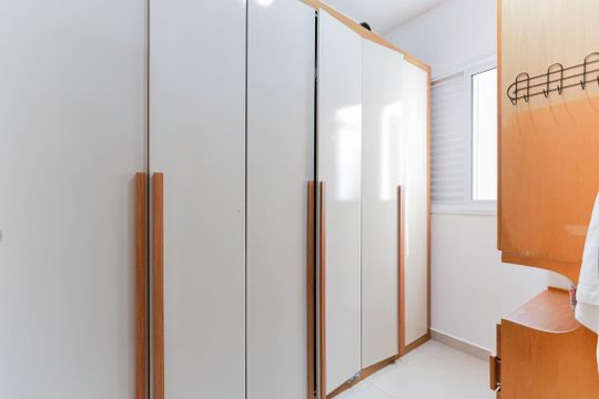 Quarto 2 de apartamento para alugar com 2 quartos, 45m² em Vila Vitorio Mazzei, São Paulo