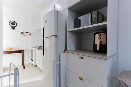 Cozinha de apartamento para alugar com 2 quartos, 45m² em Vila Vitorio Mazzei, São Paulo