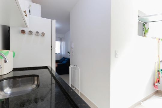 Cozinha de apartamento para alugar com 2 quartos, 45m² em Vila Vitorio Mazzei, São Paulo