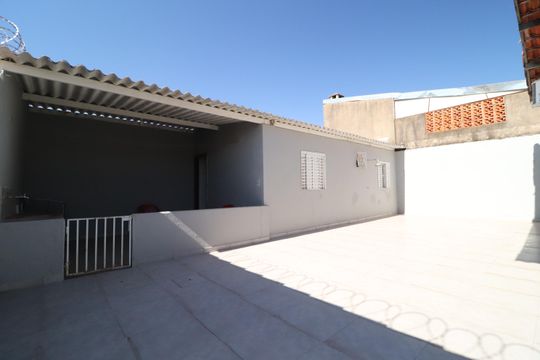 Área de Serviço de casa para alugar com 3 quartos, 180m² em Umuarama, Uberlândia