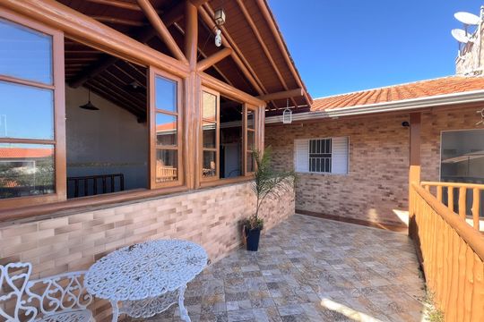 Casa à venda com 4 quartos, 240m² em Parque Cecap, Valinhos