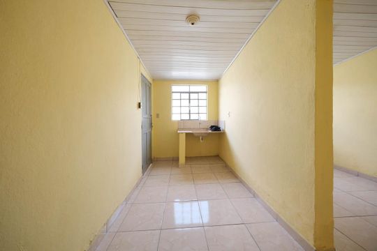 Sala/Cozinha de casa para alugar com 1 quarto, 32m² em Parque Boturussu, São Paulo