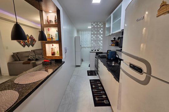 Cozinha de apartamento para alugar com 2 quartos, 78m² em Jardim Samoa, Praia Grande