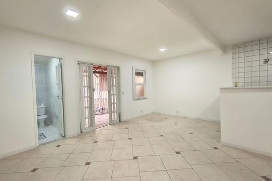 Casa para alugar com 2 quartos, 80m² em Recreio dos Bandeirantes, Rio de Janeiro