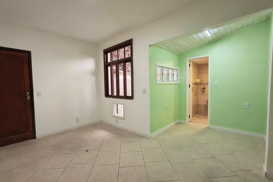 Casa para alugar com 2 quartos, 80m² em Recreio dos Bandeirantes, Rio de Janeiro