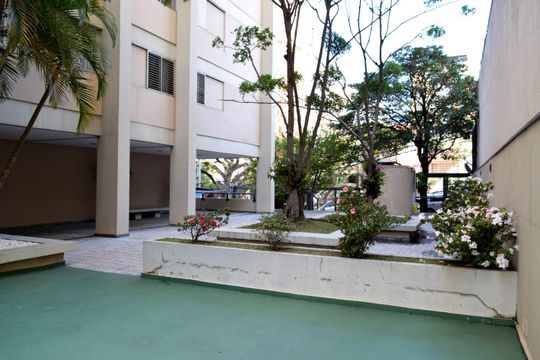 Pátio Lateral de apartamento à venda com 3 quartos, 110m² em Vila Madalena, São Paulo