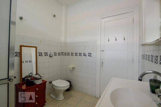 Banheiro de casa à venda com 4 quartos, 350m² em Morro dos Ingleses, São Paulo