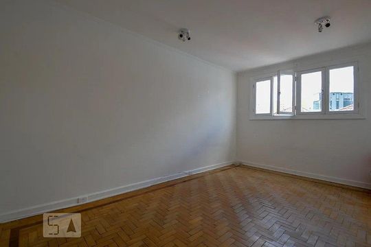 Quarto de casa à venda com 4 quartos, 350m² em Morro dos Ingleses, São Paulo