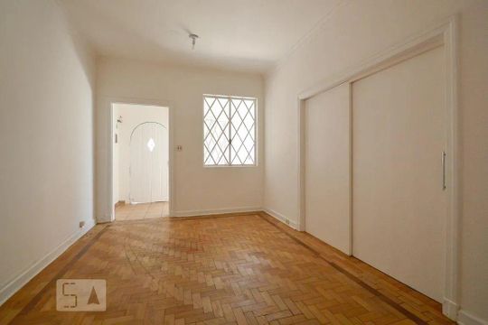 Quarto de casa à venda com 4 quartos, 350m² em Morro dos Ingleses, São Paulo