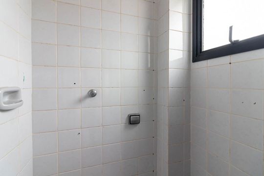 Banheiro de Serviço de apartamento para alugar com 3 quartos, 78m² em Vila Nova Cachoeirinha, São Paulo