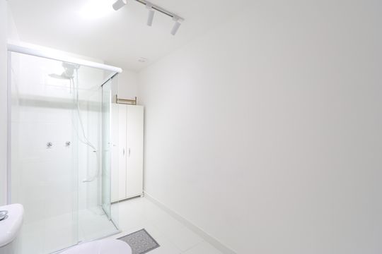 Banheiro de apartamento à venda com 1 quarto, 35m² em Barra Funda, São Paulo