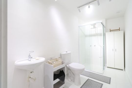 Banheiro  de apartamento à venda com 1 quarto, 35m² em Barra Funda, São Paulo