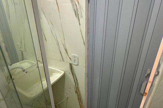 Banheiro de apartamento para alugar com 1 quarto, 25m² em Itararé, São Vicente