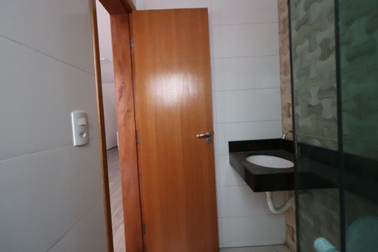 Banheiro de kitnet/studio para alugar com 1 quarto, 30m² em Vila Sao Geraldo, São Paulo