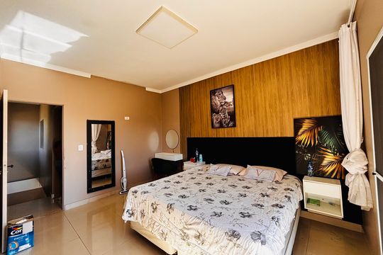 Quarto de casa à venda com 6 quartos, 315m² em Vila Sao Silvestre, Barueri