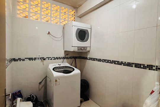 Lavanderia de casa à venda com 6 quartos, 315m² em Vila Sao Silvestre, Barueri