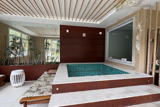 Área comum - jacuzzi de casa de condomínio para alugar com 5 quartos, 246m² em Castelânea, Petrópolis