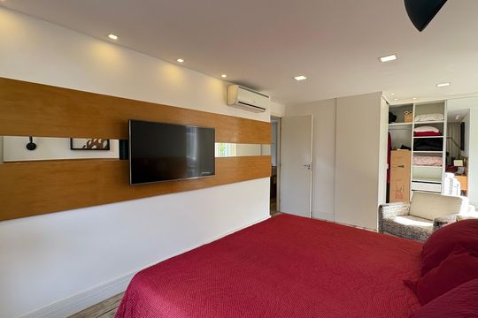 Suíte 1 de casa de condomínio para alugar com 1 quarto, 246m² em Castelânea, Petrópolis