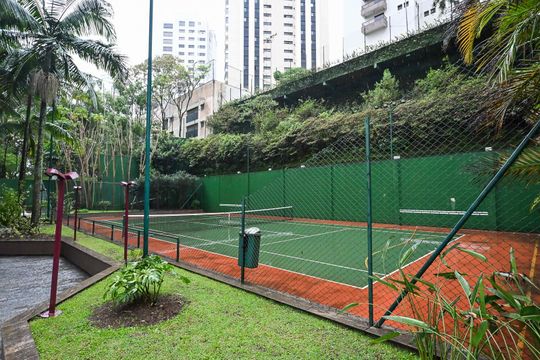 Área comum de apartamento à venda com 3 quartos, 449m² em Vila Suzana, São Paulo