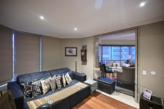 Sala 2 de apartamento à venda com 3 quartos, 449m² em Vila Suzana, São Paulo