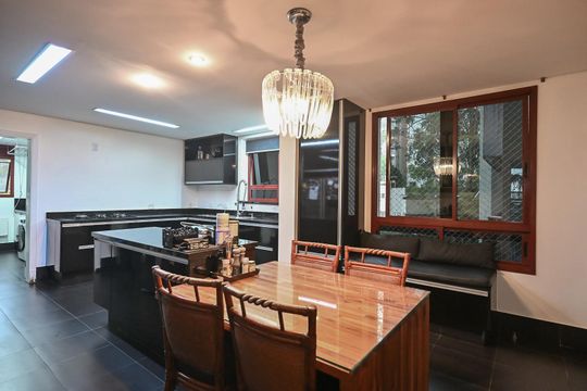Cozinha de apartamento para alugar com 3 quartos, 449m² em Vila Suzana, São Paulo