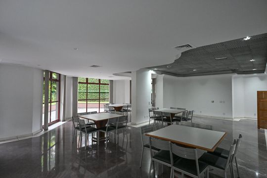 Área comum de apartamento à venda com 3 quartos, 449m² em Vila Suzana, São Paulo