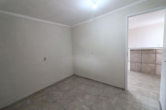 Quarto de casa para alugar com 1 quarto, 60m² em Santo Antônio, Osasco