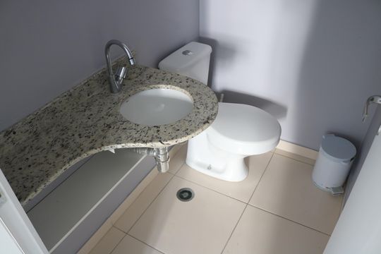 Banheiro de kitnet/studio à venda com 1 quarto, 40m² em Pacaembu, São Paulo