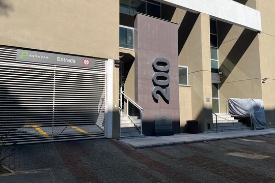 Fachada do Prédio de kitnet/studio à venda com 1 quarto, 40m² em Pacaembu, São Paulo