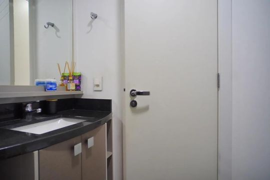 Banheiro de apartamento para alugar com 1 quarto, 38m² em Bela Vista, Porto Alegre