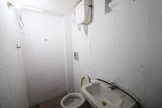 Banheiro de casa para alugar com 1 quarto, 45m² em Santo Antônio, Osasco