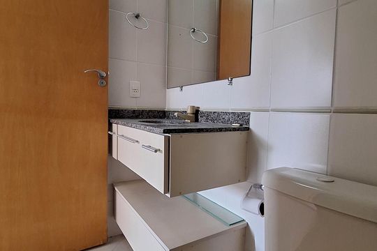 Banheiro Social de apartamento à venda com 3 quartos, 115m² em Santa Rosa, Niterói