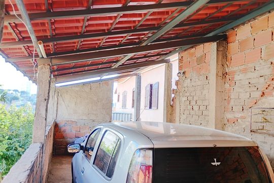 Casa à venda com 2 quartos, 175m² em Ouro Minas, Belo Horizonte