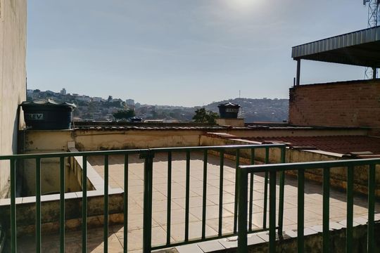 Casa à venda com 2 quartos, 175m² em Ouro Minas, Belo Horizonte