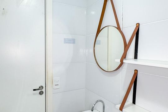 Banheiro de apartamento para alugar com 1 quarto, 25m² em Santo Amaro, São Paulo