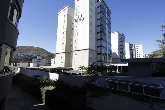 Vista de apartamento à venda com 2 quartos, 80m² em Buritis, Belo Horizonte