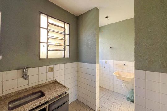 Cozinha de apartamento para alugar com 2 quartos, 48m² em Sinimbu, Belo Horizonte