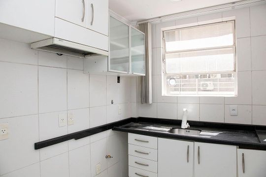 Cozinha  de apartamento à venda com 2 quartos, 106m² em Praia de Belas, Porto Alegre