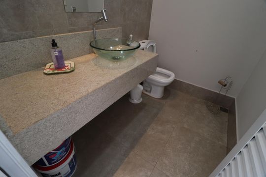 Banheiro da Varanda de casa para alugar com 4 quartos, 388m² em Morada da Colina, Uberlândia