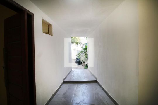 Corredor de casa à venda com 4 quartos, 160m² em Vista Alegre, Rio de Janeiro
